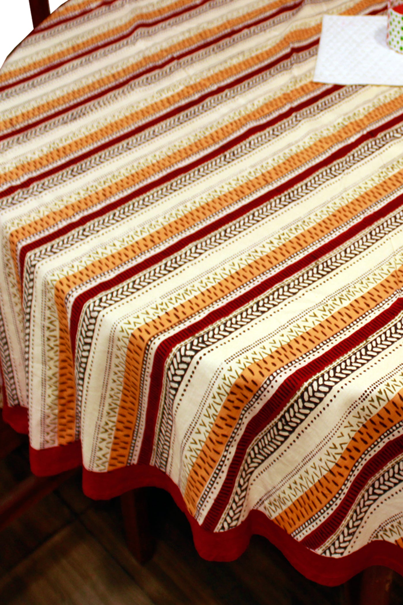 Round Table Cover Roaster Border Print in Red