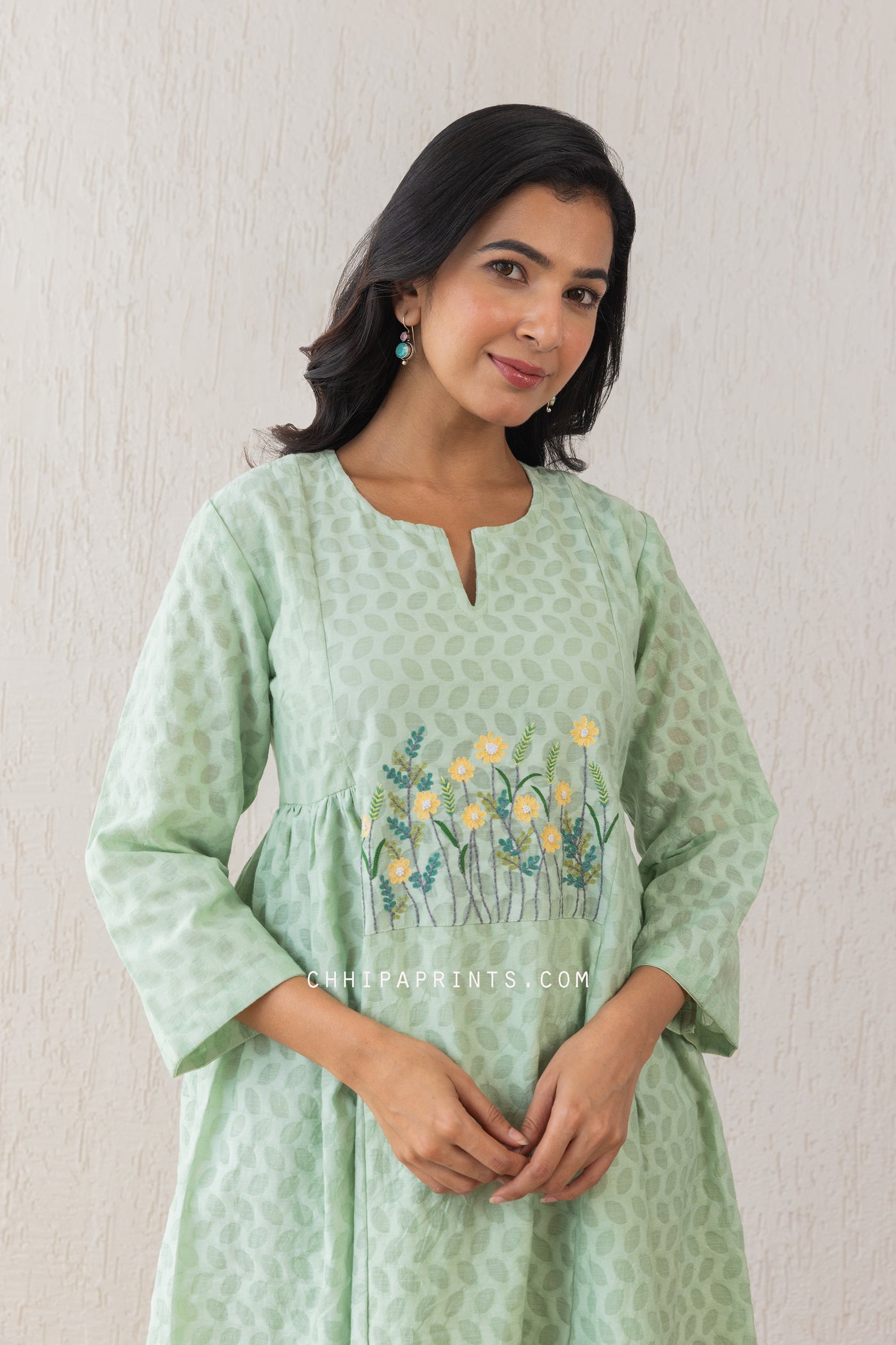 CHANDERI JACQUARD EMBROIDERED KURTA & PANT CO ORD SET IN SPRAY GREEN