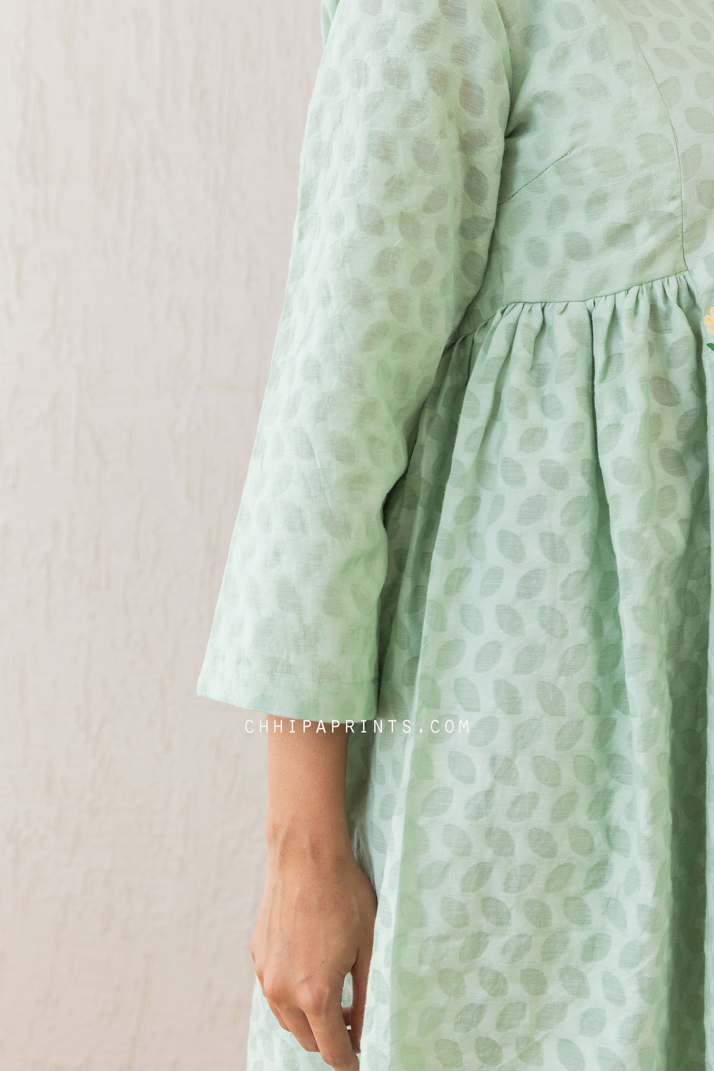 CHANDERI JACQUARD EMBROIDERED KURTA & PANT CO ORD SET IN SPRAY GREEN