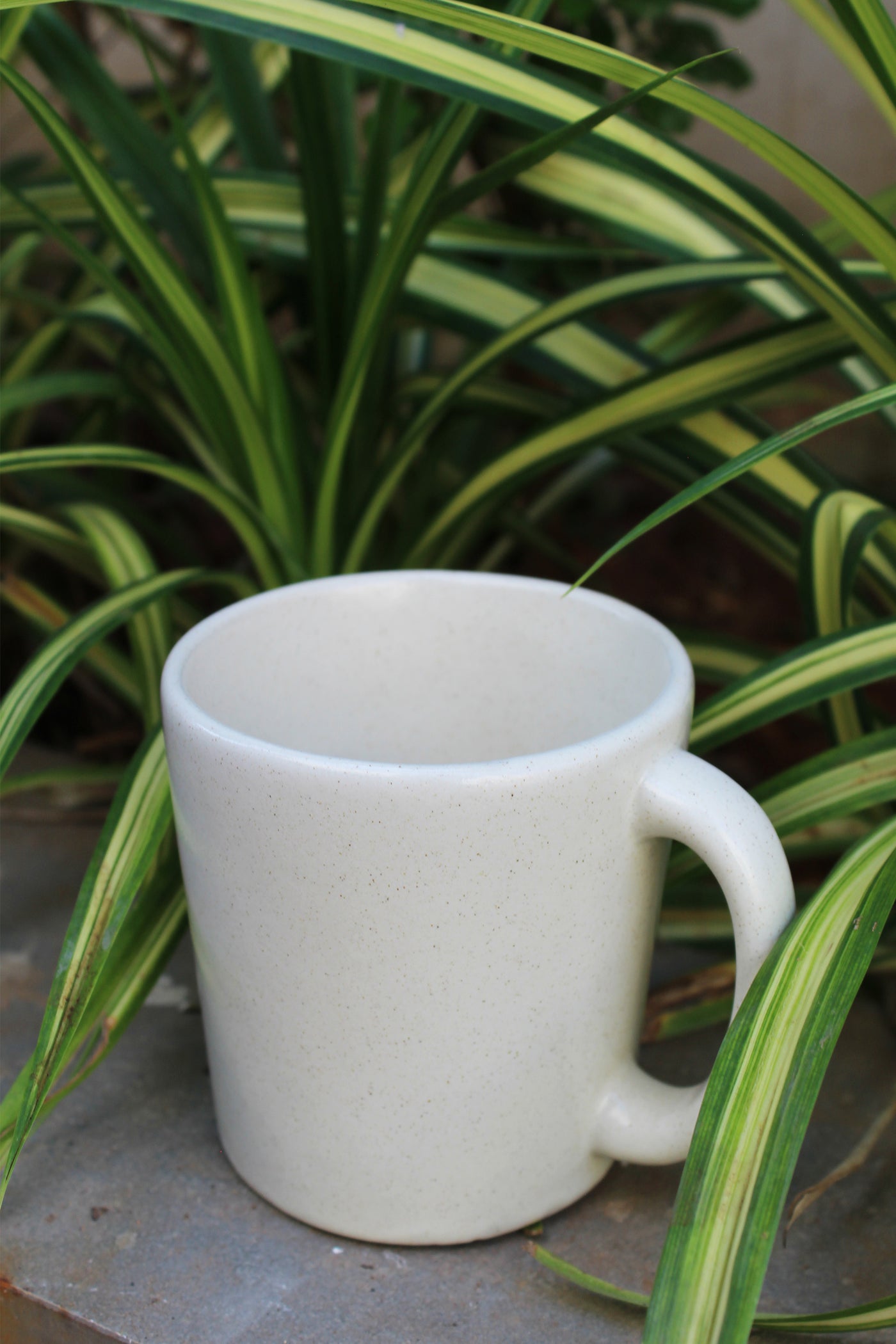 CERAMIC STONEWARE COFFEE MUG IN MILKY WHITE