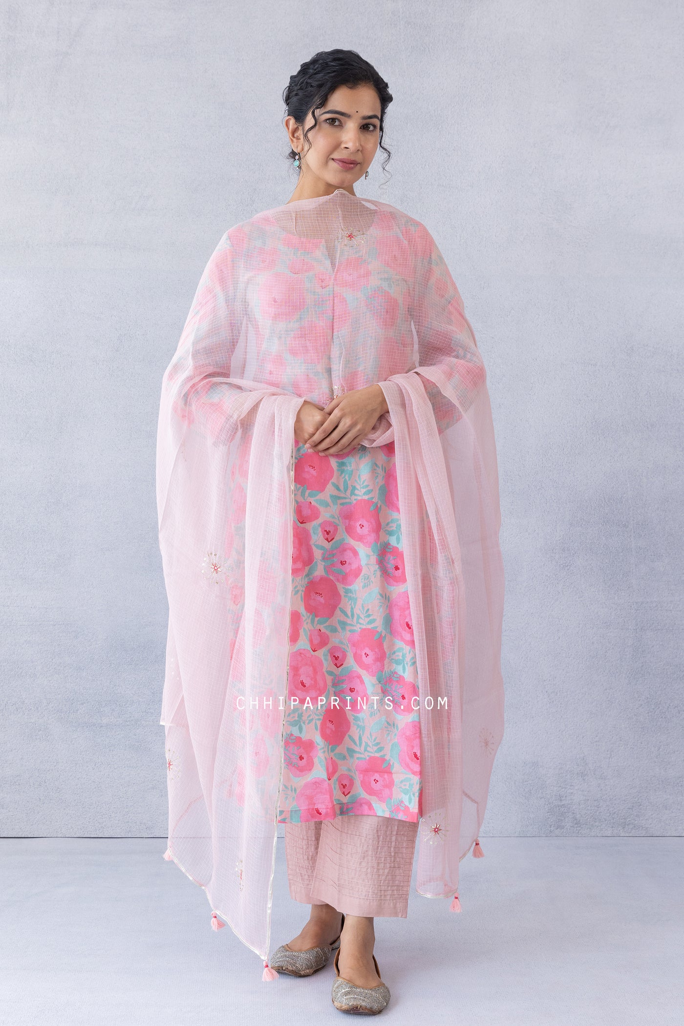 COTTON FLORAL HAND PRINTED KURTA SET IN SHADES OF CAMEO ROSE & PINK