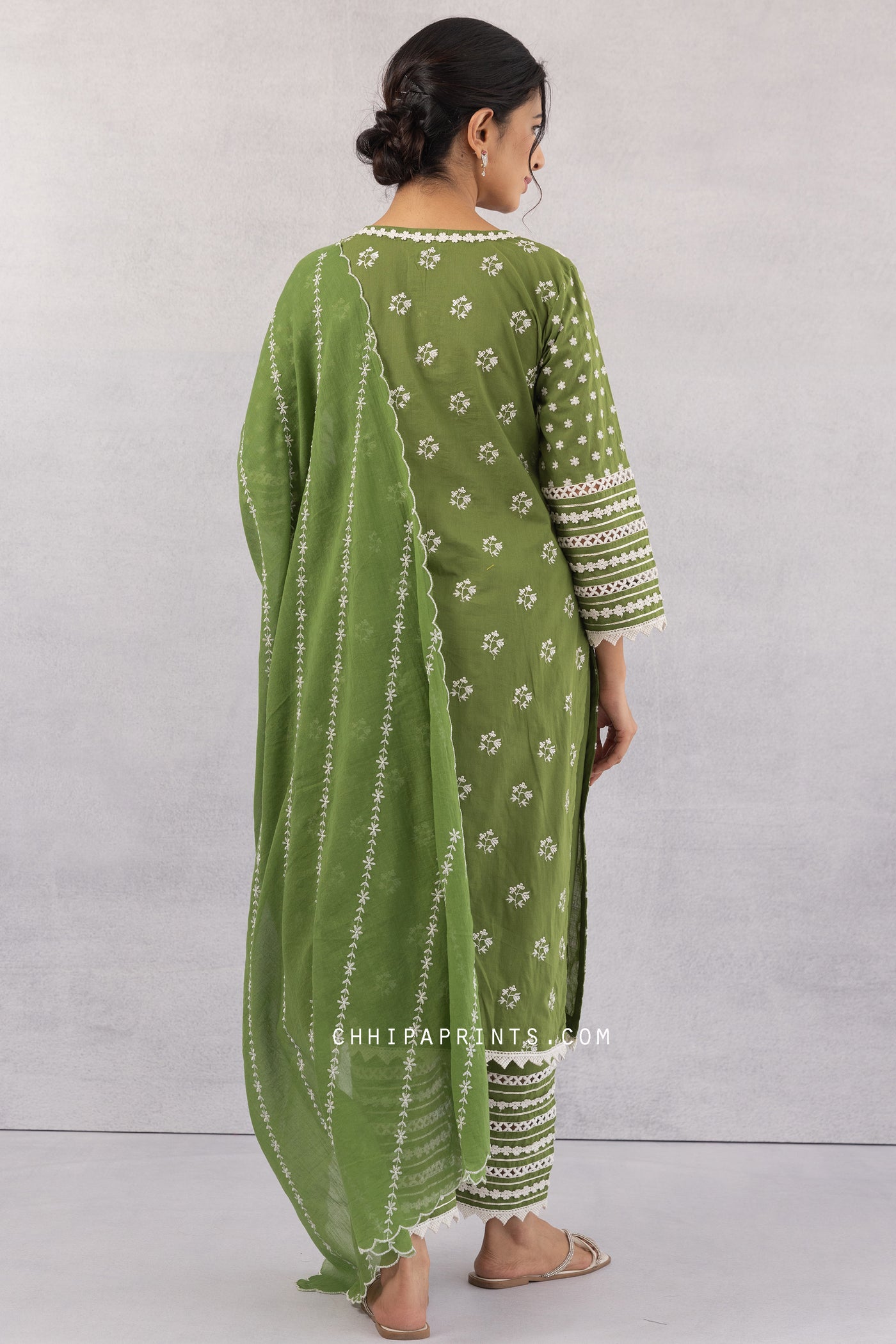 COTTON Buti Embroidery KURTA SUIT SET IN MEHANDI GREEN