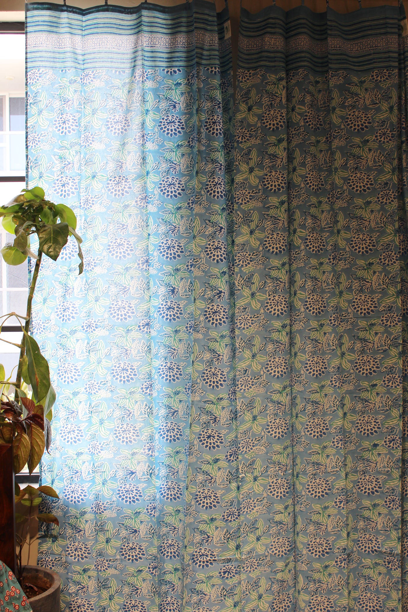 COTTON FLORAL BLOCK PRINT CURTAIN IN MULTICOLOR