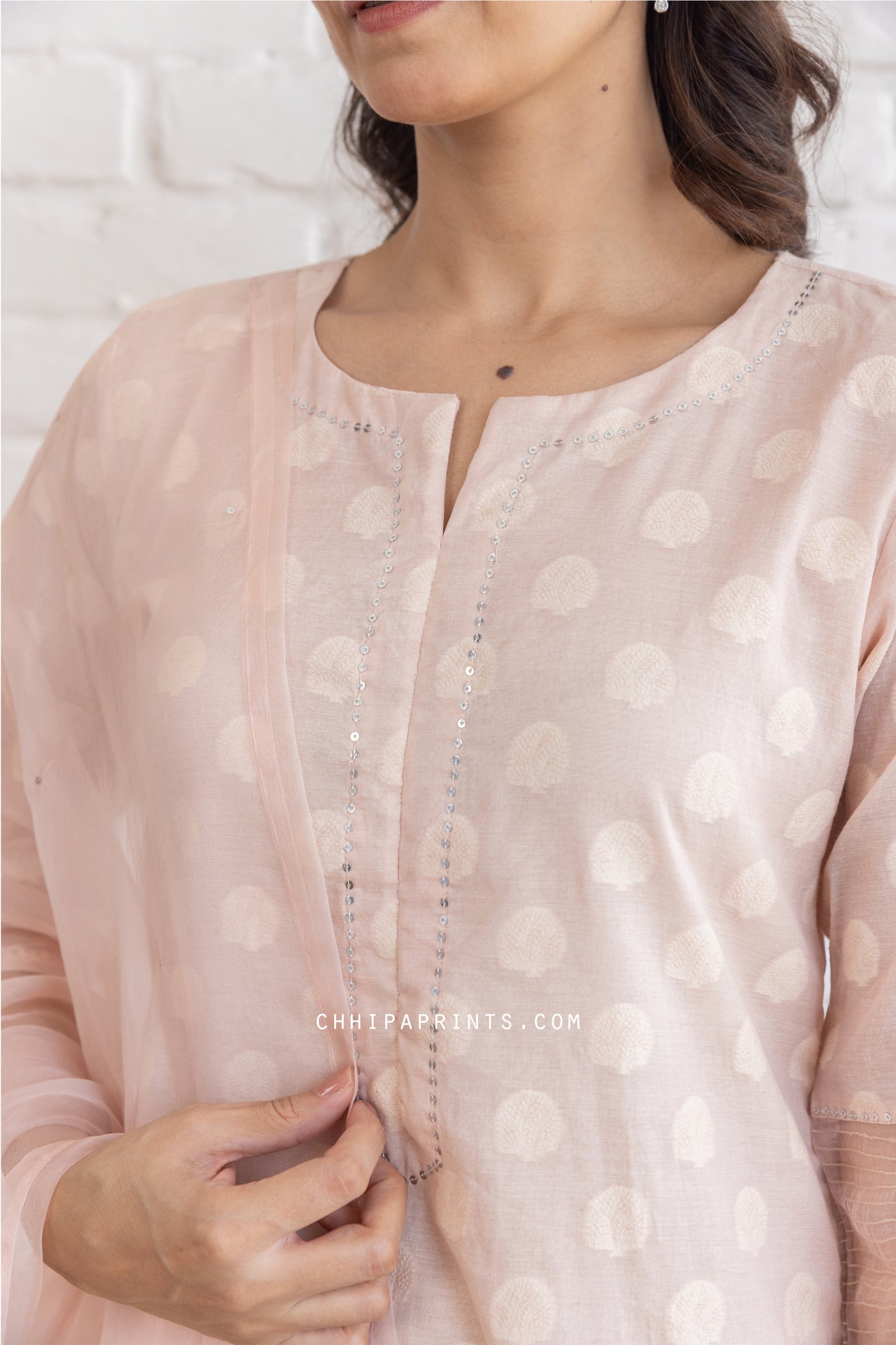 Chanderi Silk Dobby Buti Embroidery Kurta Set in Rosewater Pink