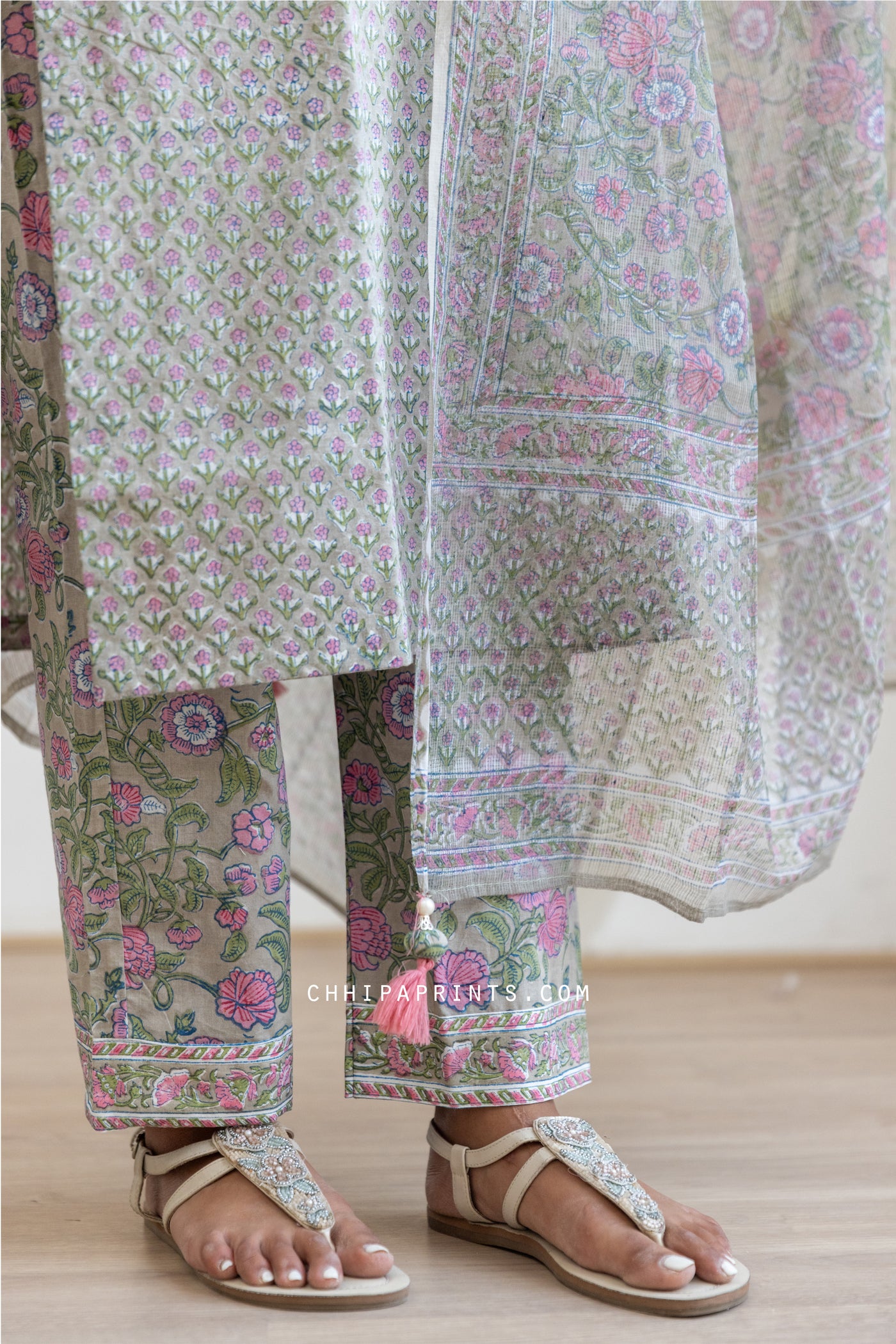 Cotton Block Print Mahin Buti Suit Set in Shades of Oyster Mushroom and Pink