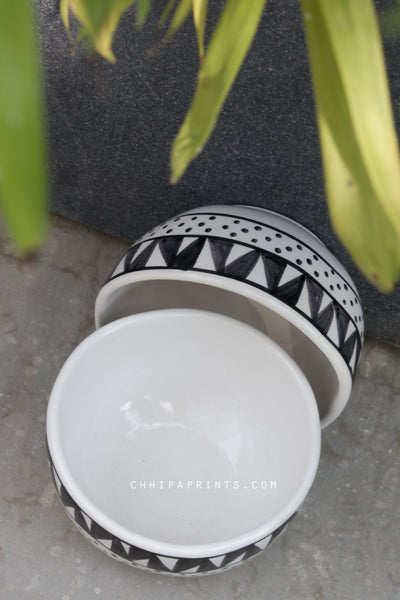 CERAMIC STONEWARE DOTS AND STRIPES SOUP BOWL IN BLACK