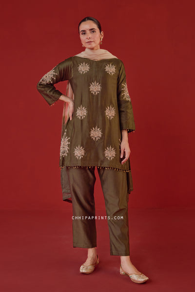 Chanderi Silk Hand Aari Embroidery Kurta Set in Burgundy