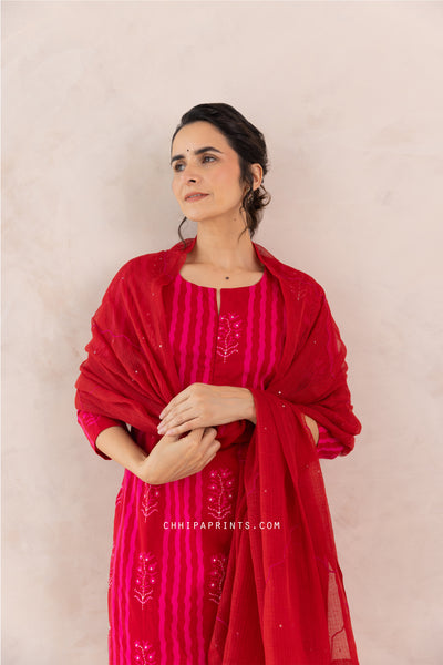 Cotton Buta Stripe Panel Print Kuta Set in Shades of Pink & Red