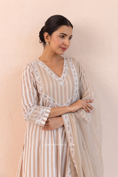 Cotton Stripes Print Front Gather Kurta Set in Oyster Grey