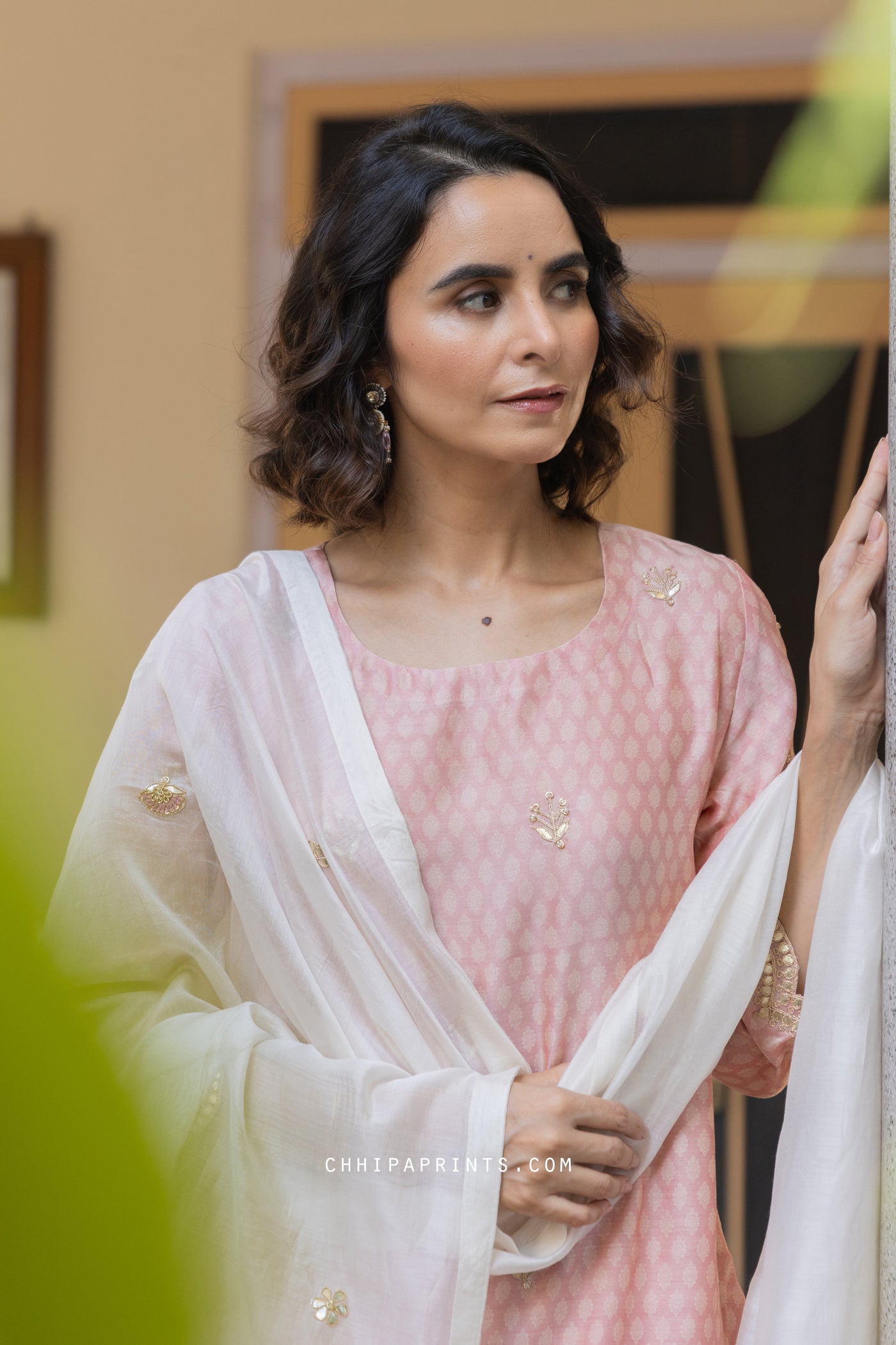 Chanderi Silk Mahin Buti Hand Embroidered Kurta Set in Baby Pink