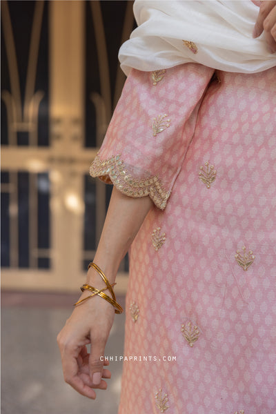 Chanderi Silk Mahin Buti Hand Embroidered Kurta Set in Baby Pink