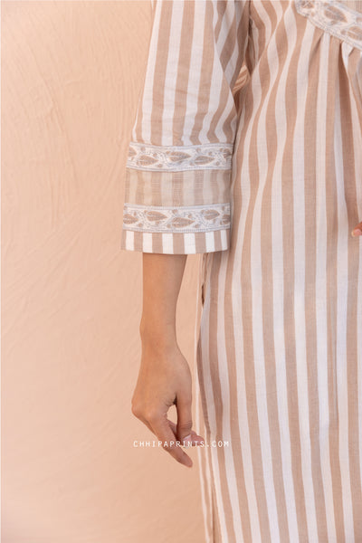 Cotton Stripes Print Front Gather Kurta Set in Oyster Grey