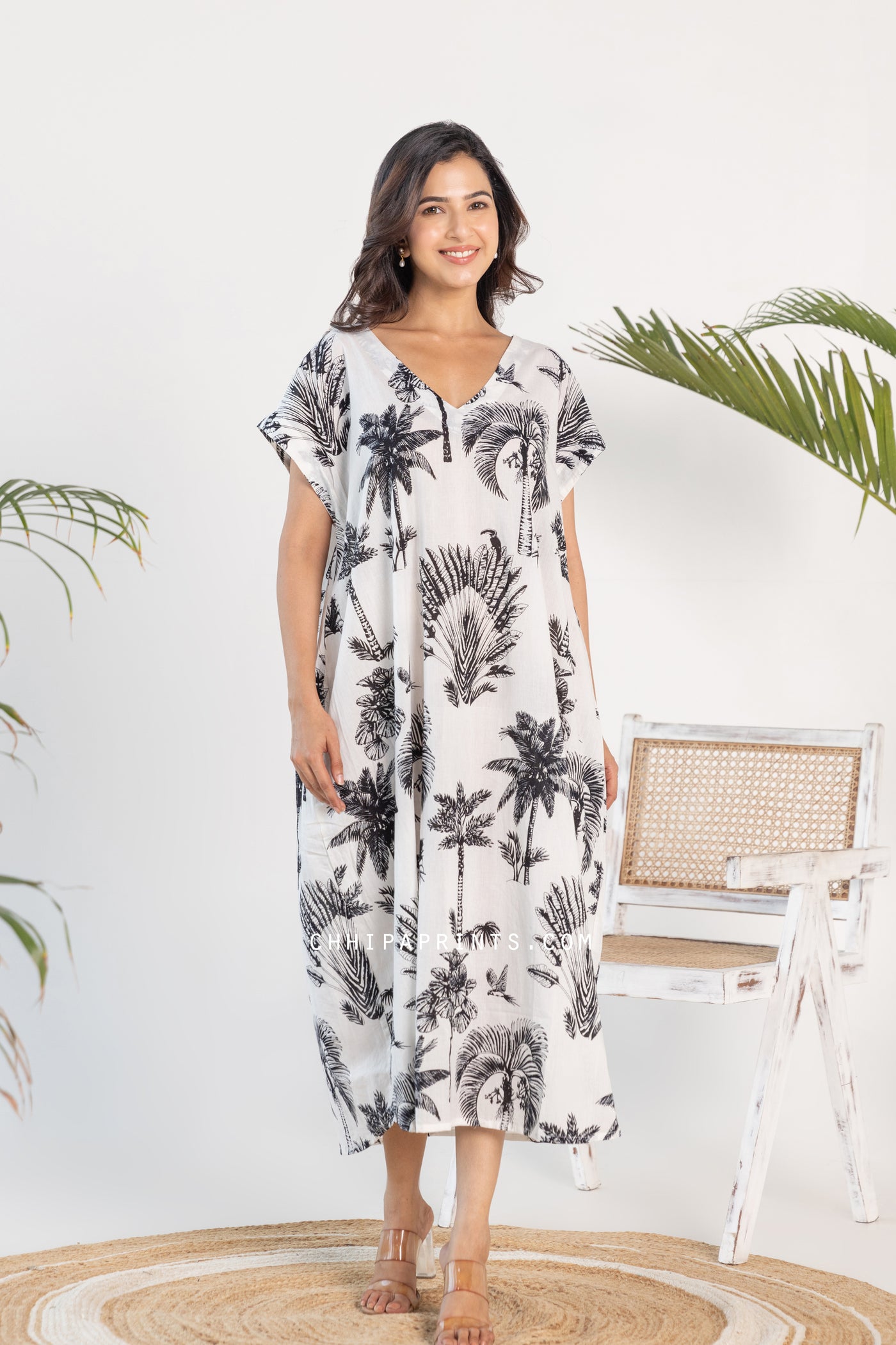 Cotton Palm Print Kaftan In Shade of Black And White