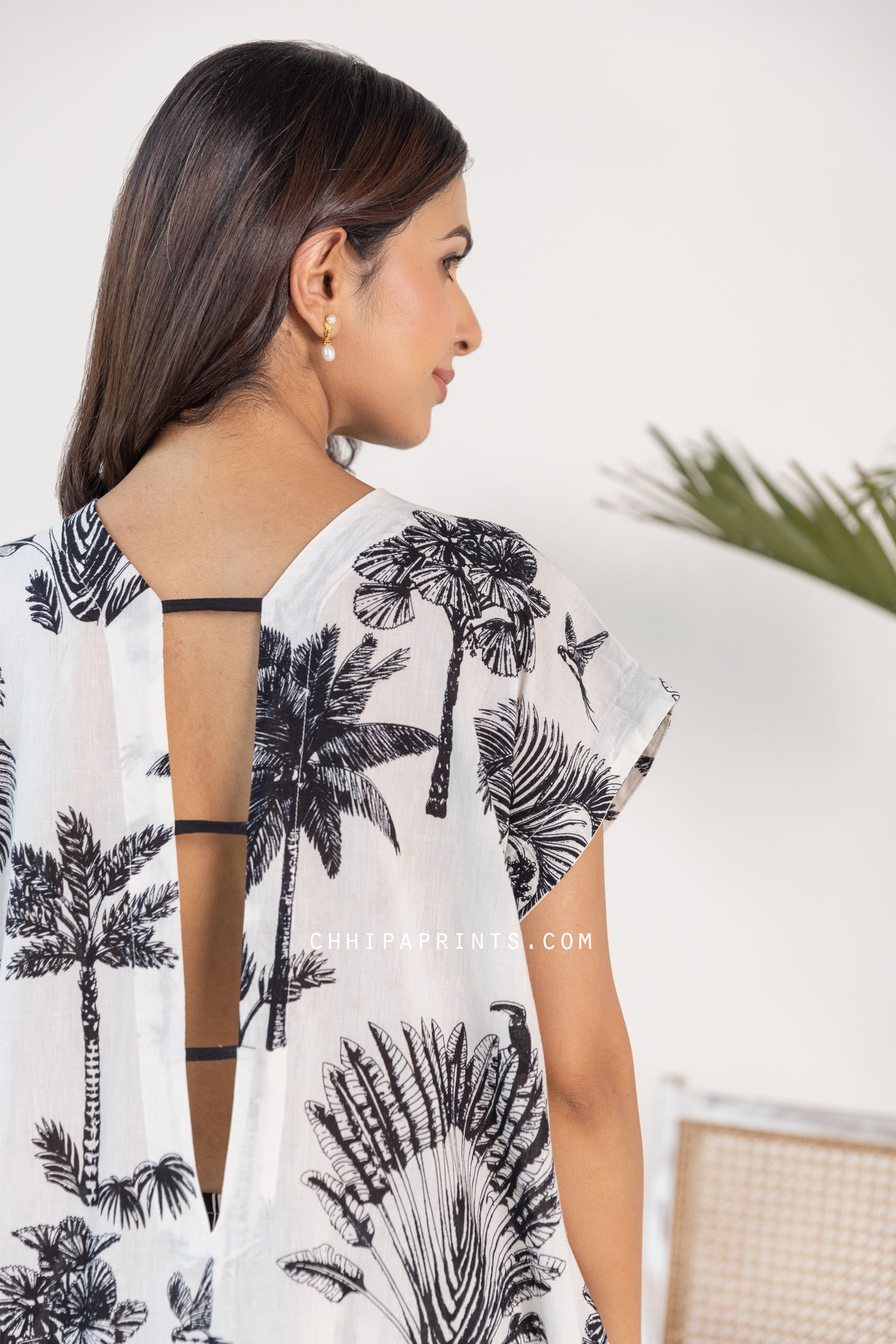 Cotton Palm Print Kaftan In Shade of Black And White