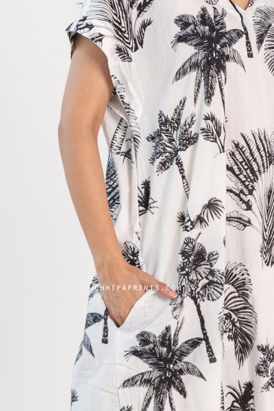 Cotton Palm Print Kaftan In Shade of Black And White