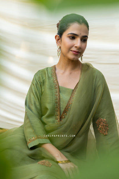 Raw Silk V Neck Antique Gold Embroidery Kurta Set in Forest Green