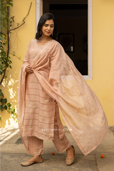 Chanderi Silk Dobby Dabka Embroidery Kurta Set in Cameo Rose