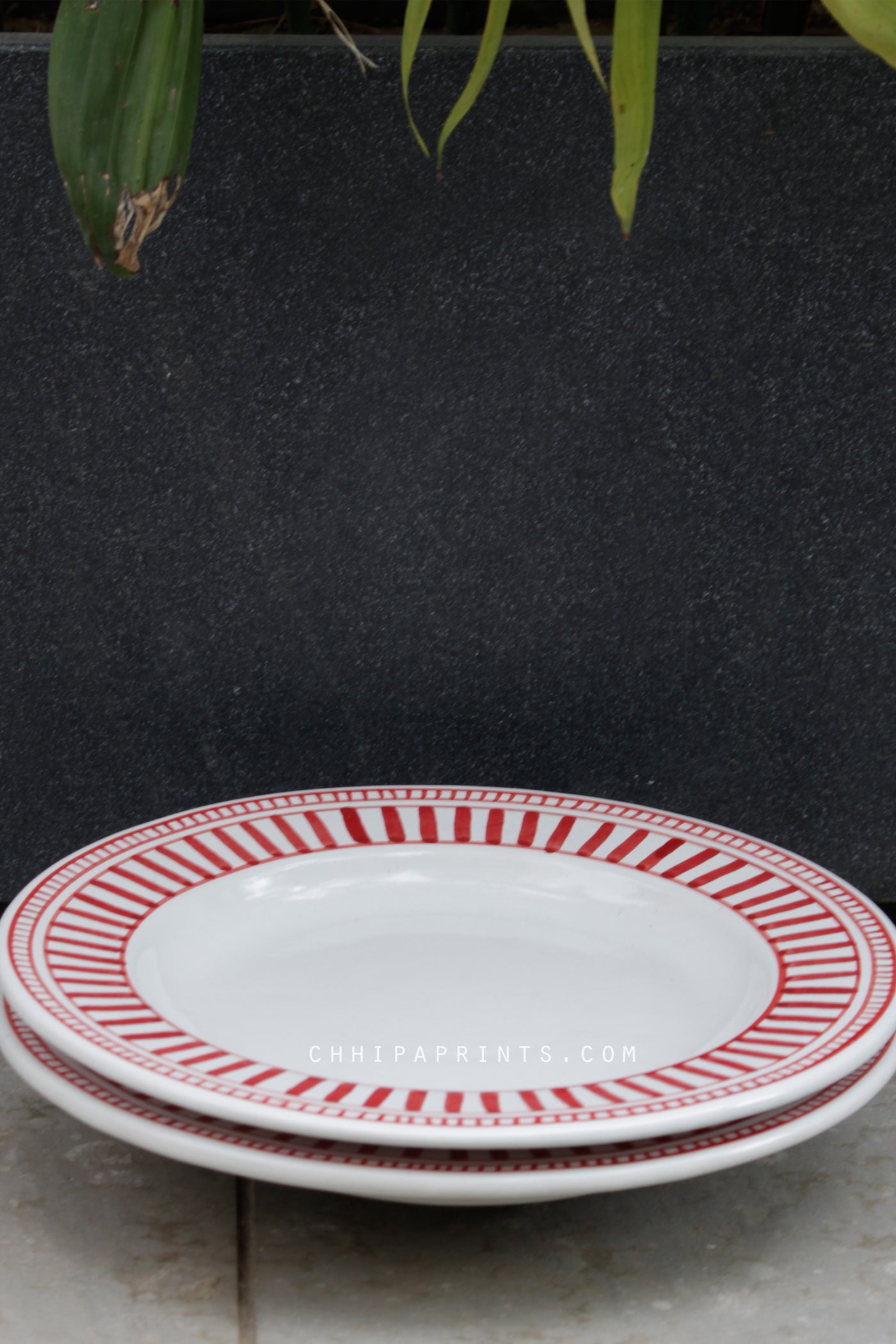 CERAMIC STONEWARE DOTS AND STRIPES DINNER PLATE IN RED