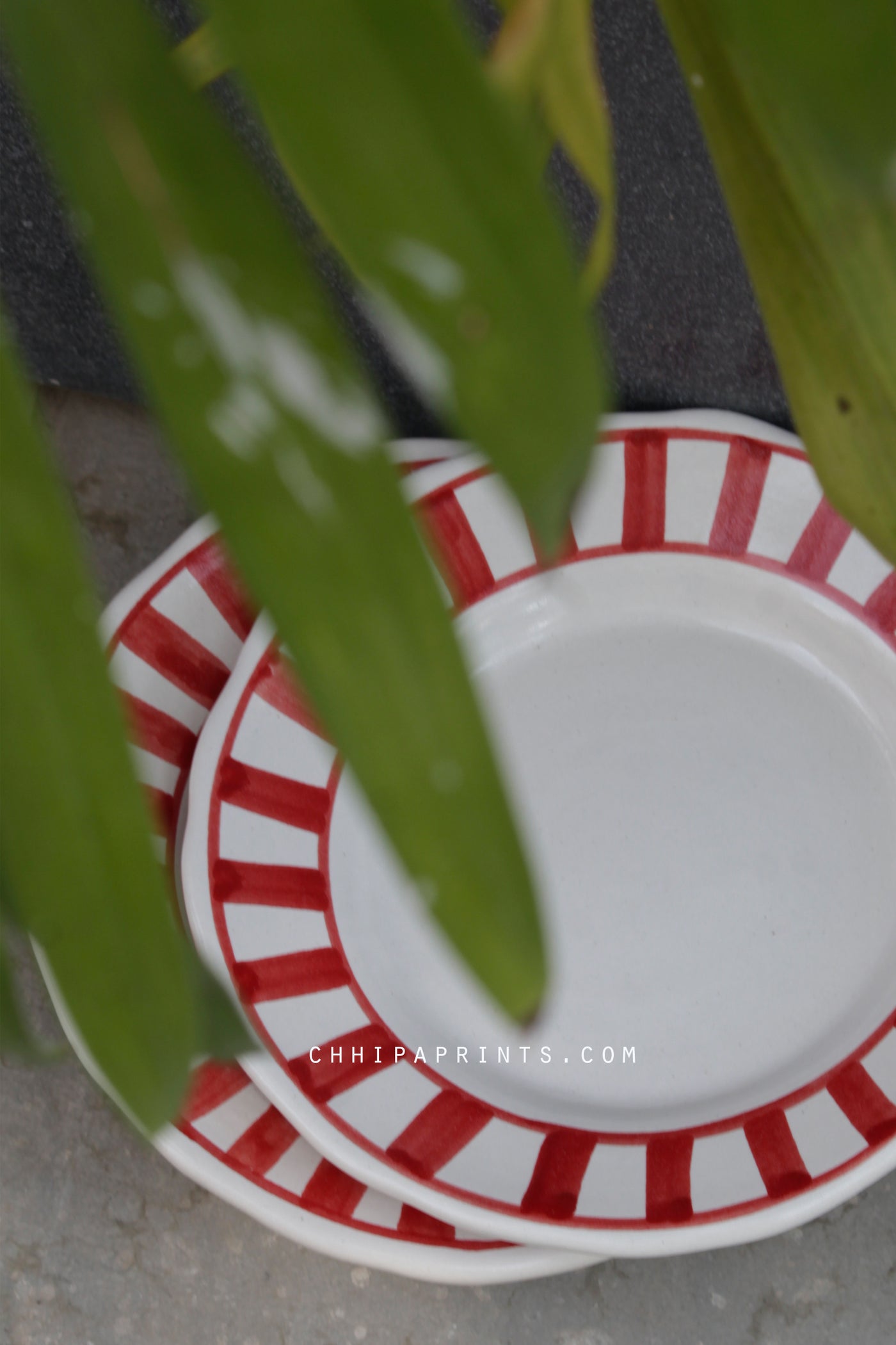 CERAMIC STONEWARE STRIPES DESSERT PLATE IN RED