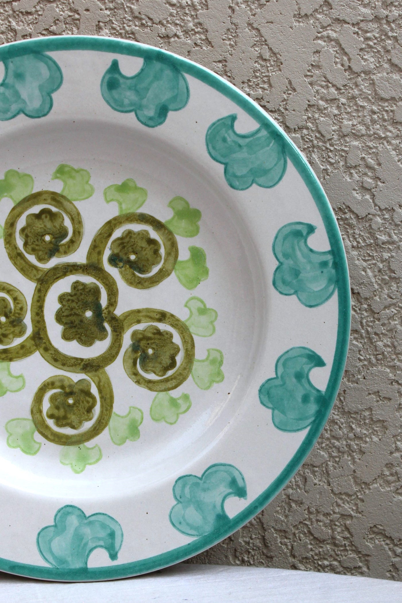 CERAMIC STONEWARE HAND PAINTED DINNER PLATE IN SHADES OF GREEN