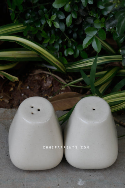 CERAMIC STONEWARE SALT & PEPPER IN MILKY WHITE