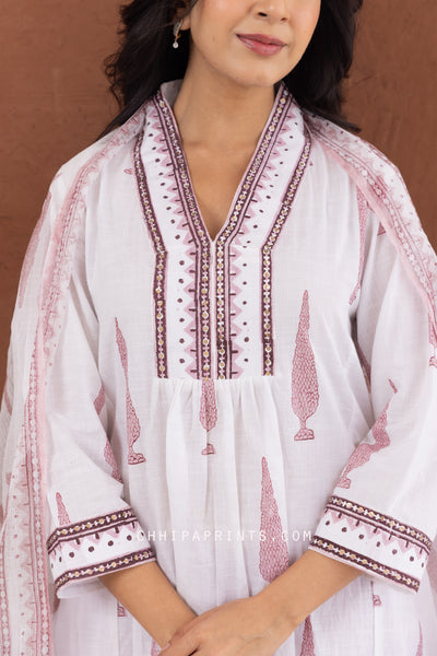 Cotton Block Print Mughal Buta Kurta Set in Cameo Pink