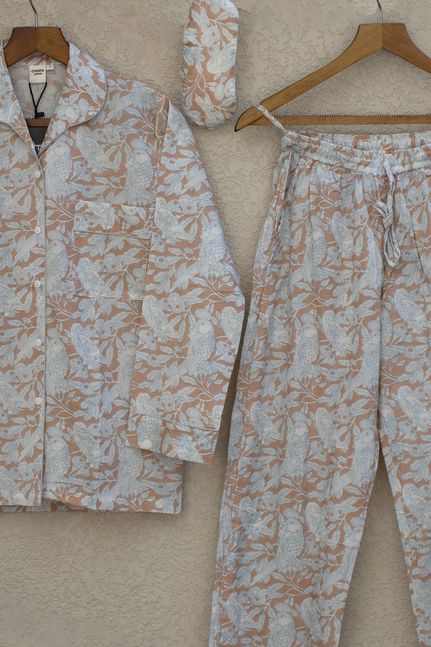 Cotton Bird Print Night Suit with Eye Mask in Peach
