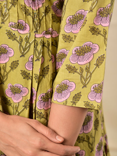 Cotton Pintuck Yoke Gud Boota Kurta Suit Set in Sage Green
