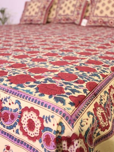 Bed Cover Chattha Jaal Red