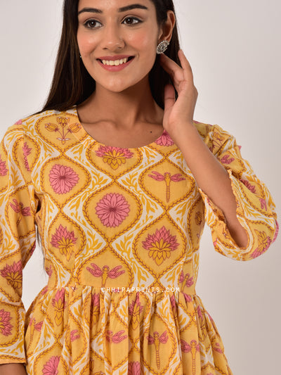 Cotton Dragonfly Print Gather Top in Yellow