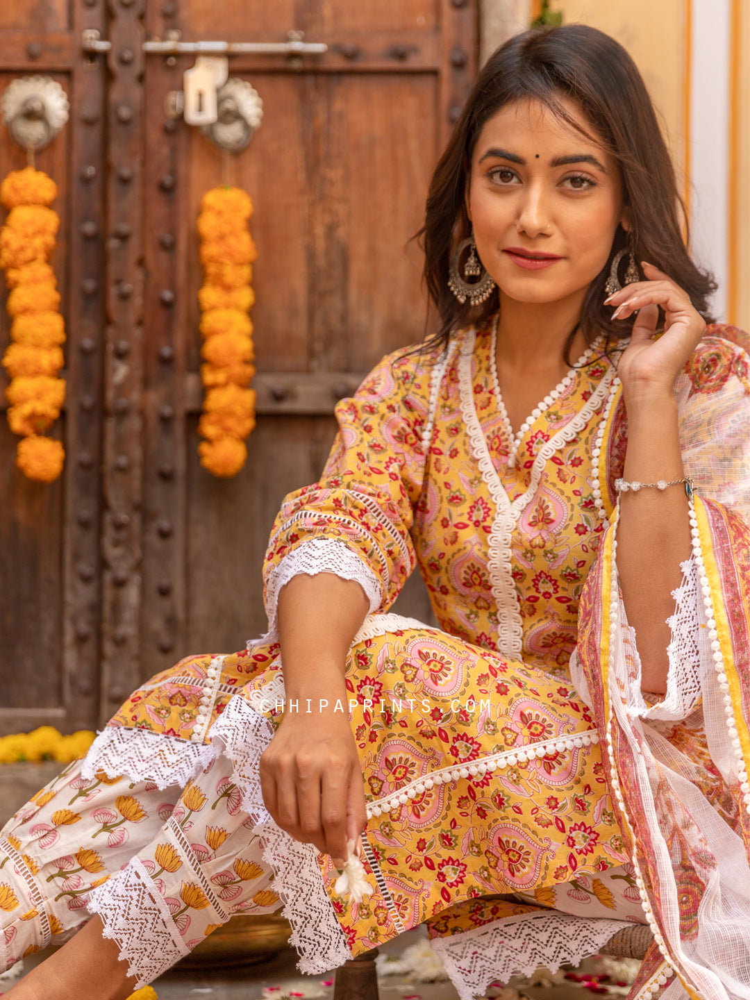 Cotton Paan Jaal Crochet Lace Suit Set in Yellow