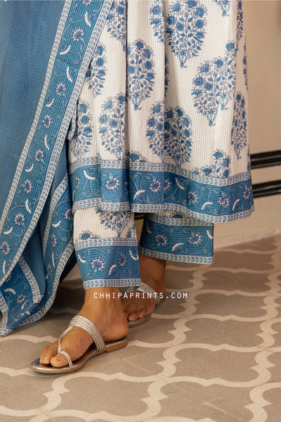 Cotton Monochrome Buta Suit Set in Classic Blue