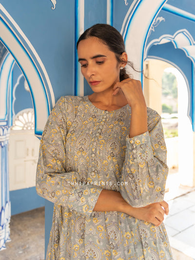 Cotton Pintuck Gather Dress in Grey