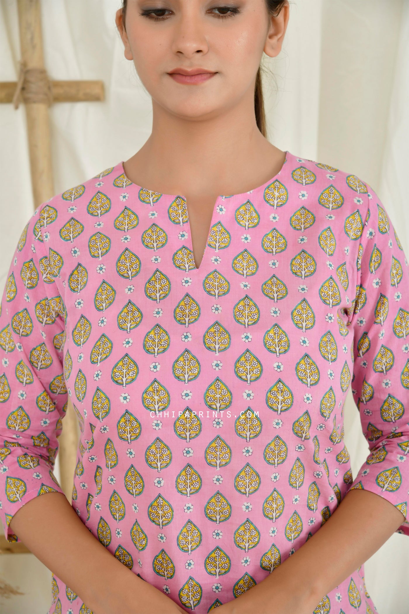 Cotton Buti Print Night Suit with Eye Mask in Pink