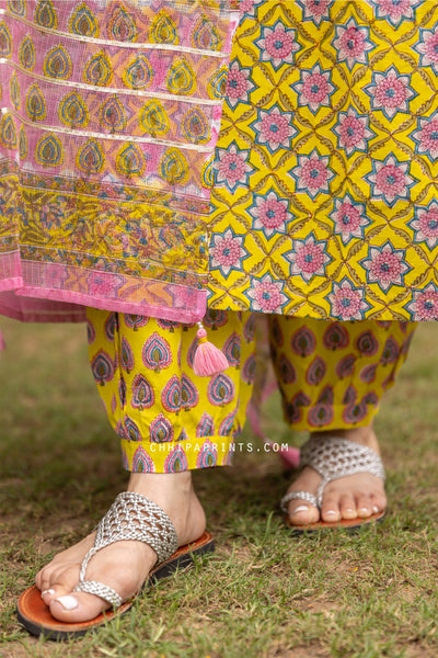 Cotton V Neck Star Jaal Suit Set in Yellow